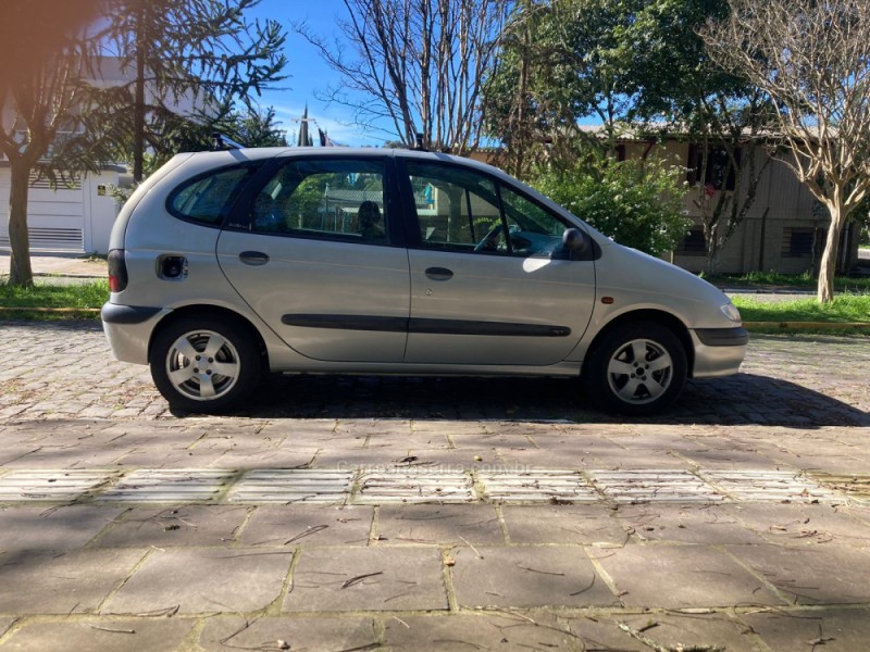 SCÉNIC 1.6 RT 16V GASOLINA 4P MANUAL - 2000 - FARROUPILHA