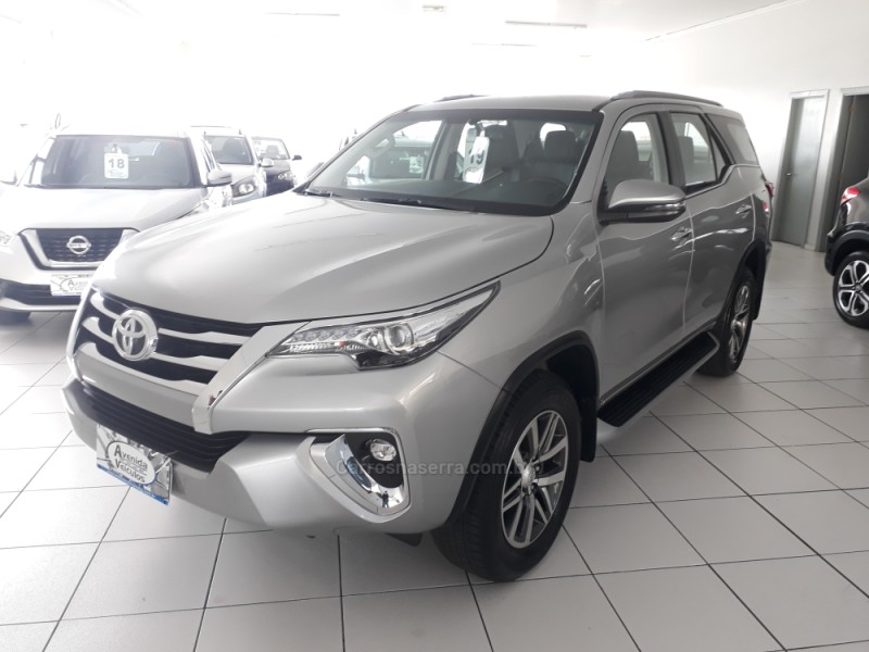 HILUX SW4 4.0 SRX 4X4 7 LUGARES V6 24V GASOLINA 4P AUTOMÁTICO - 2019 - BENTO GONçALVES