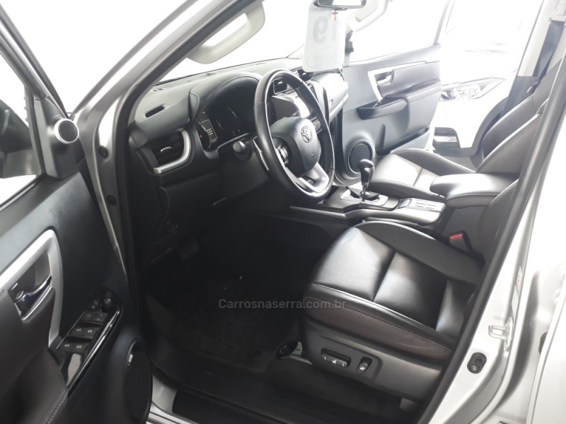 HILUX SW4 4.0 SRX 4X4 7 LUGARES V6 24V GASOLINA 4P AUTOMÁTICO - 2019 - BENTO GONçALVES