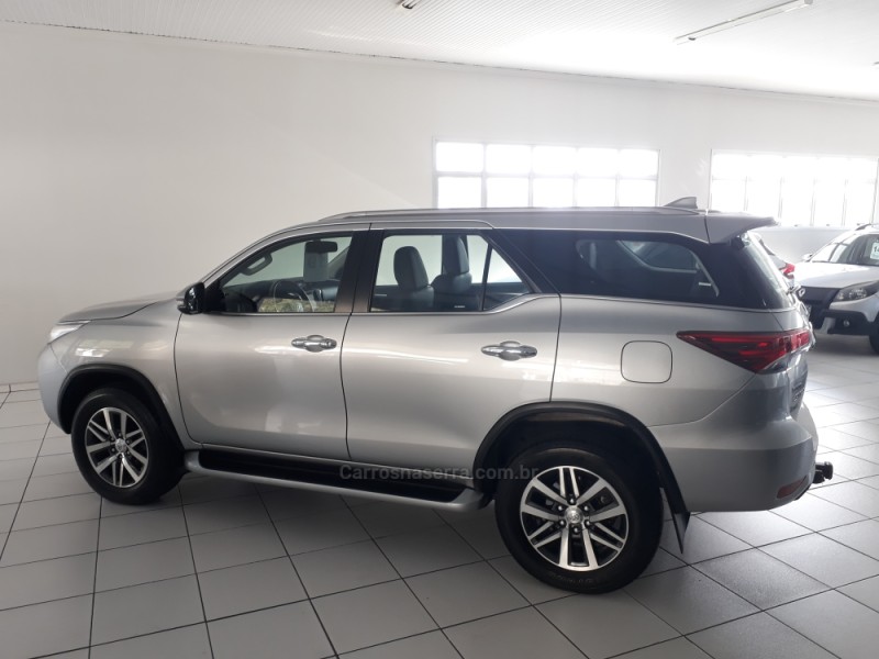 HILUX SW4 4.0 SRX 4X4 7 LUGARES V6 24V GASOLINA 4P AUTOMÁTICO - 2019 - BENTO GONçALVES