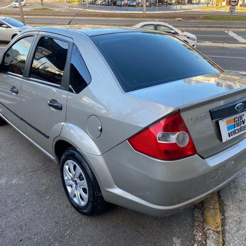 FIESTA 1.6 MPI CLASS SEDAN 8V FLEX 4P MANUAL - 2005 - CAXIAS DO SUL