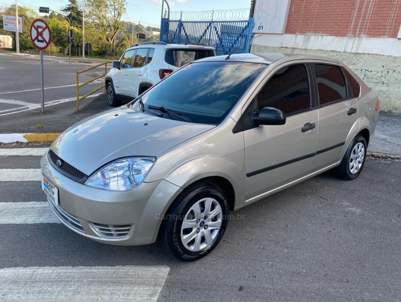 FIESTA 1.6 MPI CLASS SEDAN 8V FLEX 4P MANUAL - 2005 - CAXIAS DO SUL