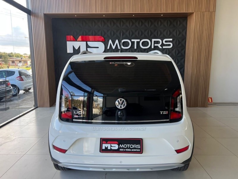 UP 1.0 TSI CROSS 12V FLEX 4P MANUAL - 2018 - PORTãO