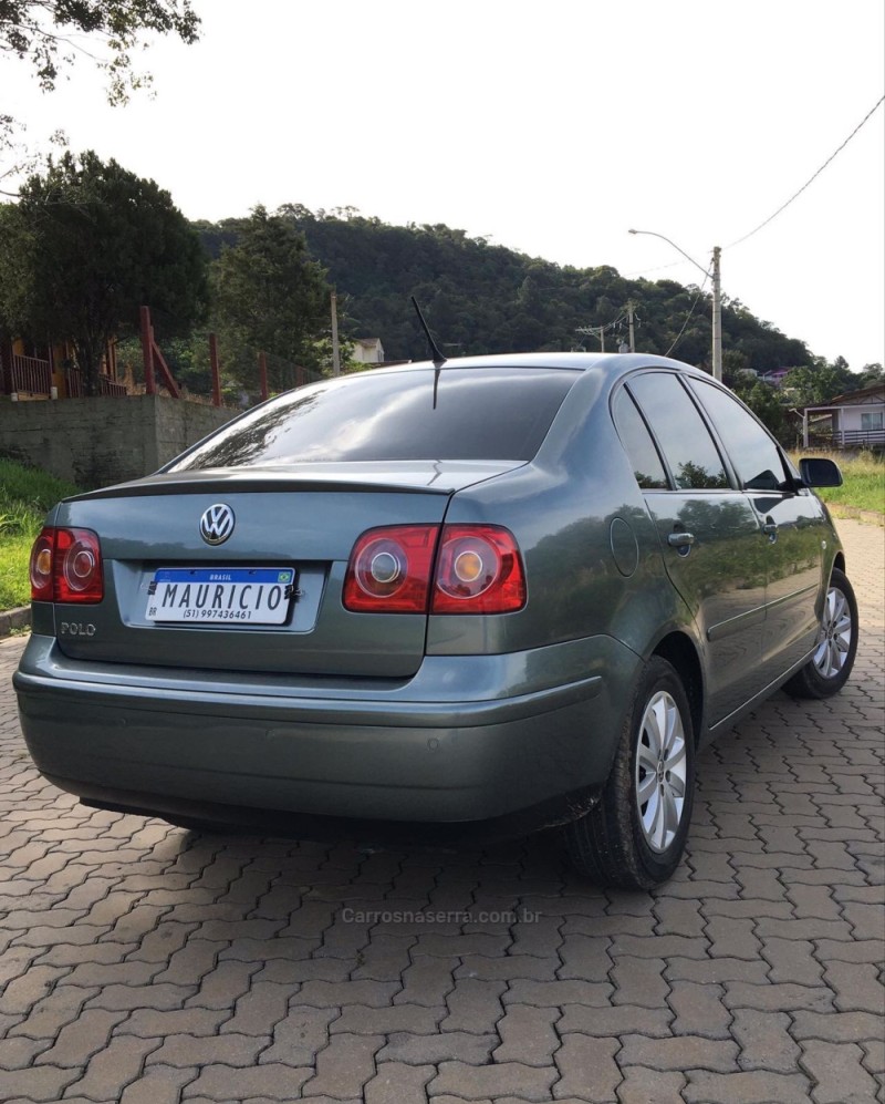 POLO SEDAN 1.6 MI COMFORTLINE 8V FLEX 4P MANUAL - 2009 - PAROBé