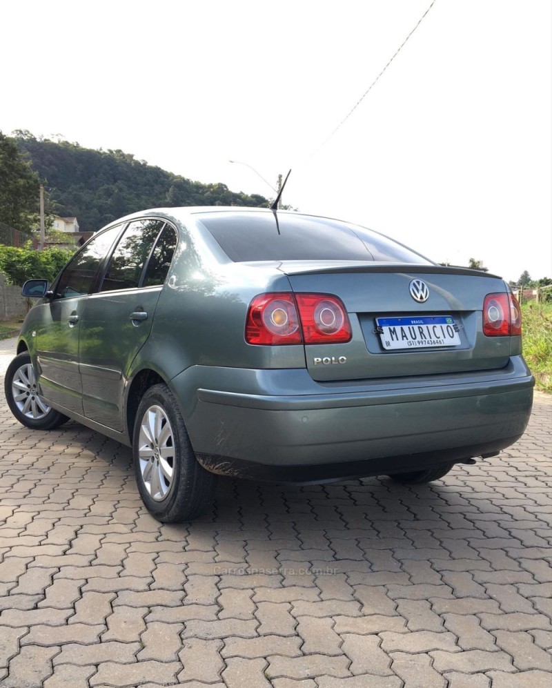 POLO SEDAN 1.6 MI COMFORTLINE 8V FLEX 4P MANUAL - 2009 - PAROBé