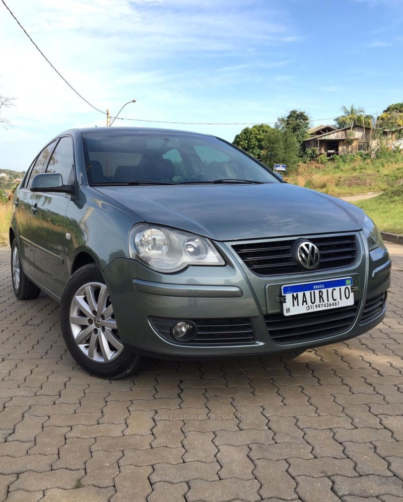 POLO SEDAN 1.6 MI COMFORTLINE 8V FLEX 4P MANUAL - 2009 - PAROBé