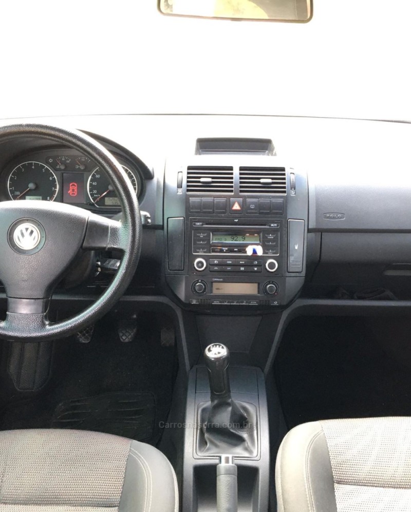 POLO SEDAN 1.6 MI COMFORTLINE 8V FLEX 4P MANUAL - 2009 - PAROBé