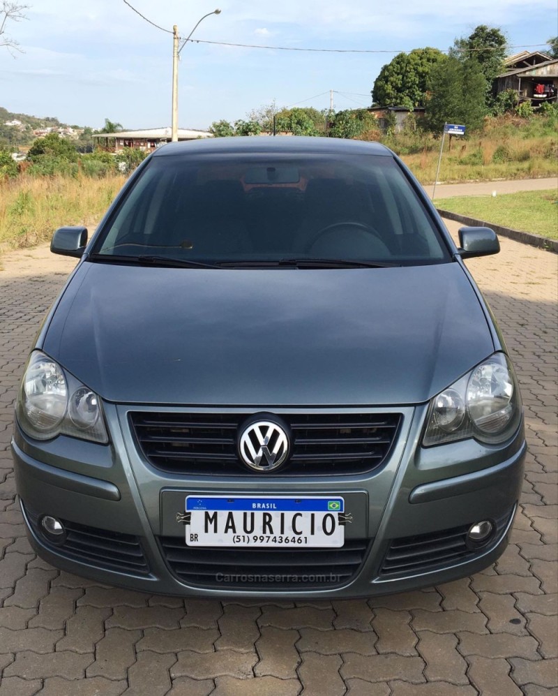 POLO SEDAN 1.6 MI COMFORTLINE 8V FLEX 4P MANUAL - 2009 - PAROBé
