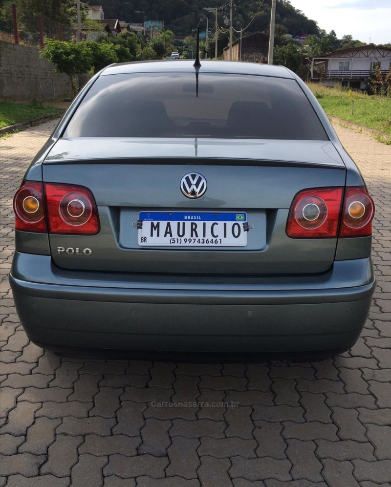POLO SEDAN 1.6 MI COMFORTLINE 8V FLEX 4P MANUAL - 2009 - PAROBé