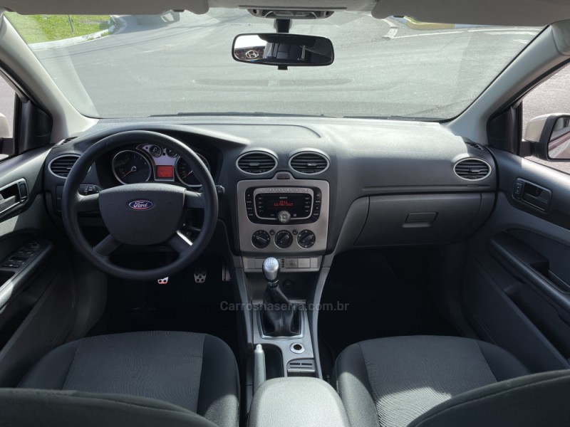FOCUS 2.0 GLX 16V GASOLINA 4P MANUAL - 2009 - FARROUPILHA