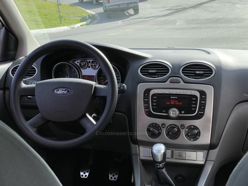 FOCUS 2.0 GLX 16V GASOLINA 4P MANUAL - 2009 - FARROUPILHA