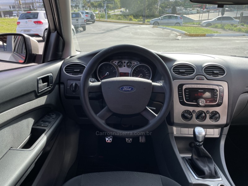 FOCUS 2.0 GLX 16V GASOLINA 4P MANUAL - 2009 - FARROUPILHA