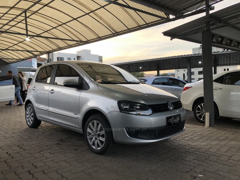 FOX 1.0 MI TREND 8V FLEX 4P MANUAL - 2010 - BOM PRINCíPIO