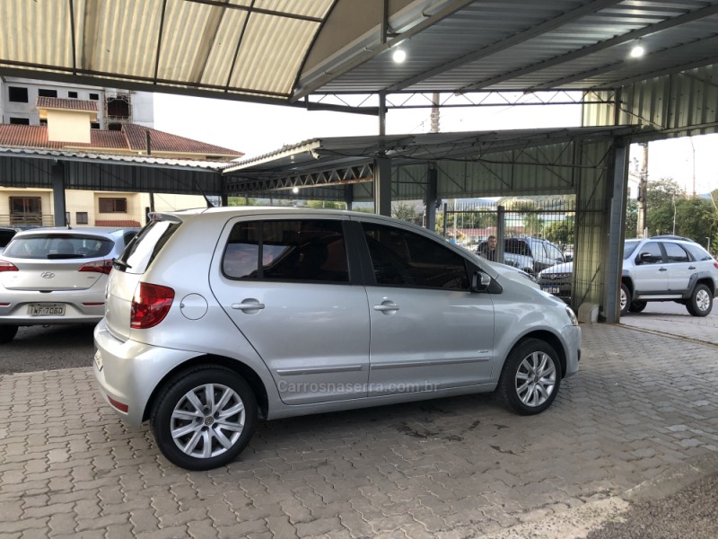 FOX 1.0 MI TREND 8V FLEX 4P MANUAL - 2010 - BOM PRINCíPIO