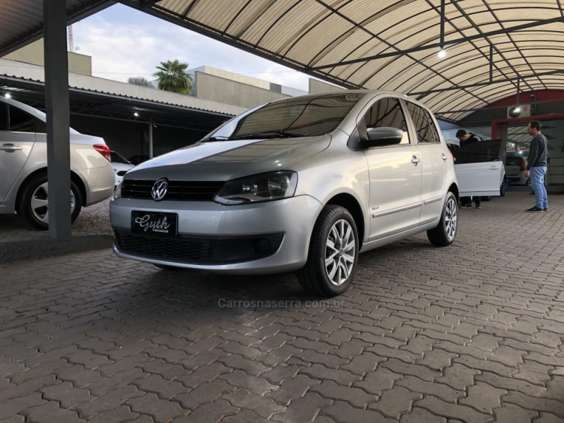 FOX 1.0 MI TREND 8V FLEX 4P MANUAL - 2010 - BOM PRINCíPIO