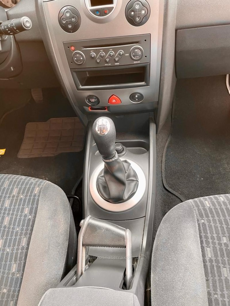 MÉGANE 1.6 DYNAMIQUE GRAND TOUR 16V FLEX 4P MANUAL - 2012 - BOM RETIRO DO SUL