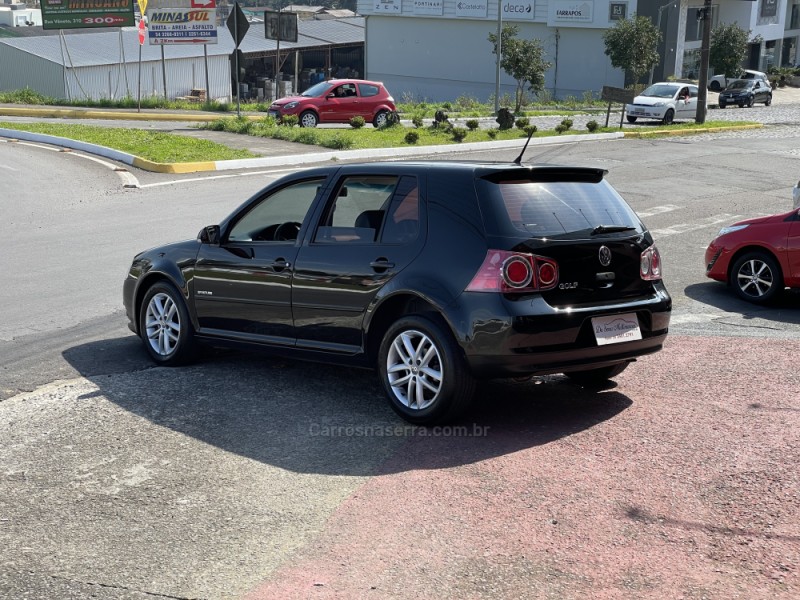 GOLF 1.6 MI SPORTLINE 8V FLEX 4P MANUAL - 2010 - FARROUPILHA
