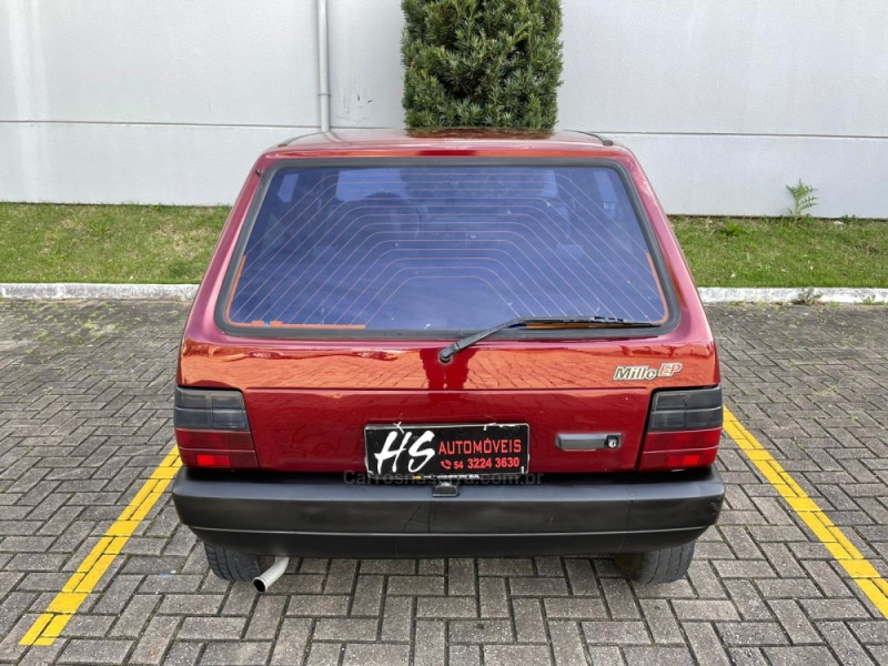UNO 1.0 IE MILLE EP 8V GASOLINA 4P MANUAL - 1996 - CAXIAS DO SUL