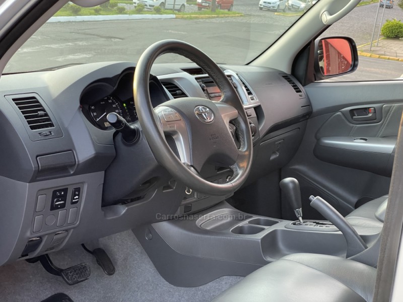 HILUX 2.7 SR 4X2 CD 16V FLEX 4P AUTOMÁTICO - 2013 - FARROUPILHA