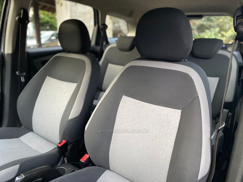 SPIN 1.8 LT 8V FLEX 4P MANUAL - 2016 - PAROBé