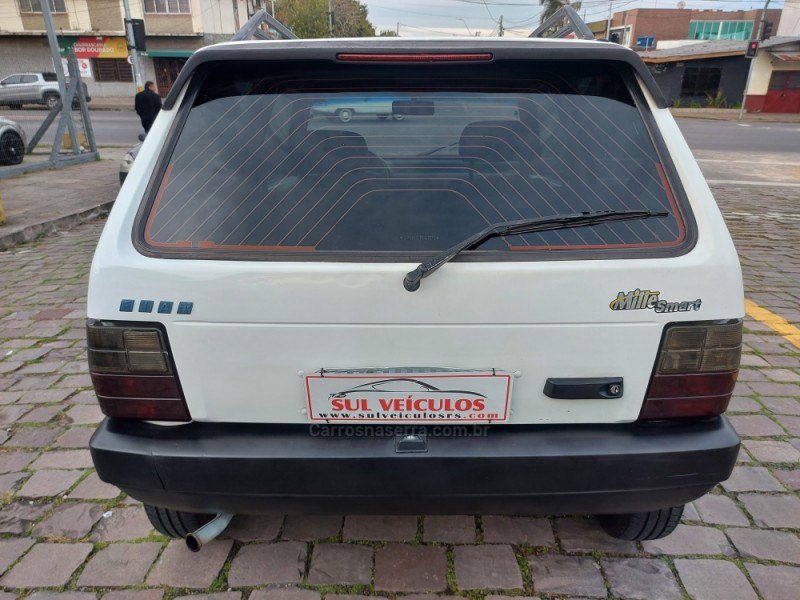 UNO 1.0 MPI MILLE SMART 8V GASOLINA 2P MANUAL - 2001 - CAXIAS DO SUL