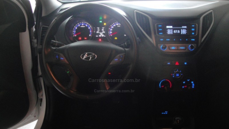 HB20 1.0 COMFORT PLUS 12V FLEX 4P MANUAL - 2016 - FARROUPILHA