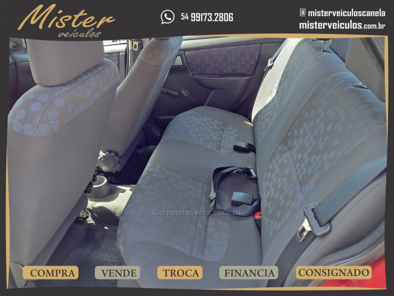 PRISMA 1.0 MPFI JOY 8V FLEX 4P MANUAL - 2010 - CANELA