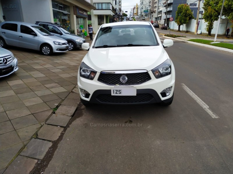 ACTYON SPORTS 2.0 GLX 4X4 CD 16V TURBO INTERCOOLER DIESEL 4P AUTOMÁTICO - 2013 - GUAPORé