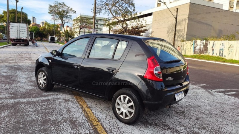 SANDERO 1.0 AUTHENTIQUE 16V FLEX 4P MANUAL - 2009 - NOVO HAMBURGO