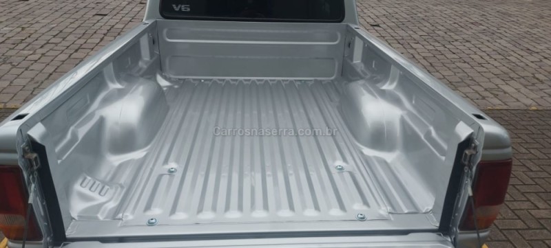 RANGER 4.0 STX 4X2 CE V6 12V GASOLINA 2P MANUAL - 1997 - CAXIAS DO SUL