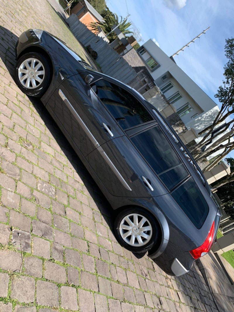 MÉGANE 2.0 DYNAMIQUE GRAND TOUR 16V GASOLINA 4P MANUAL - 2009 - CAXIAS DO SUL