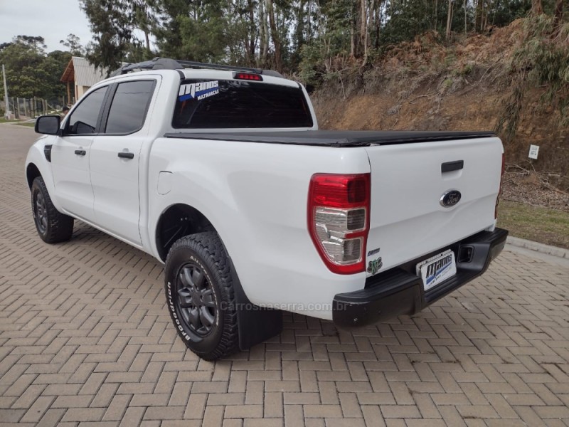 RANGER 2.5 XLS 4X2 CD 16V FLEX 4P MANUAL - 2013 - CANELA