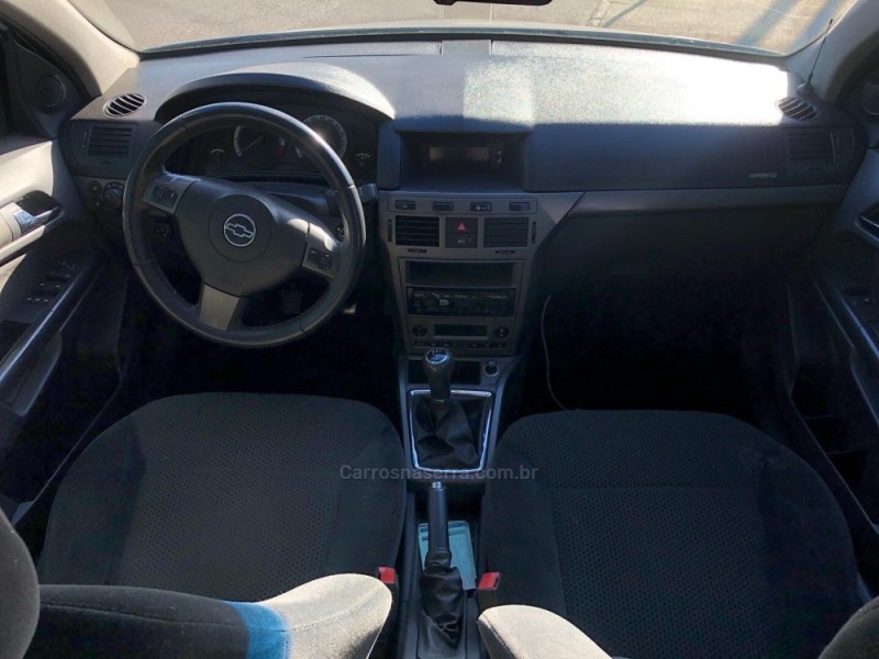 VECTRA 2.0 MPFI GT HATCH 8V FLEX 4P MANUAL - 2011 - CANELA