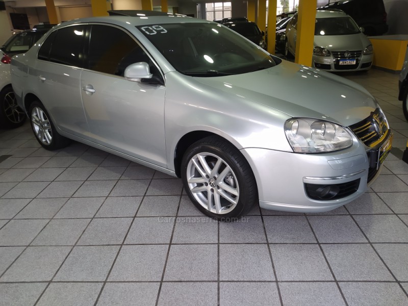 JETTA 2.5 I 20V 170CV GASOLINA 4P TIPTRONIC - 2009 - CAXIAS DO SUL