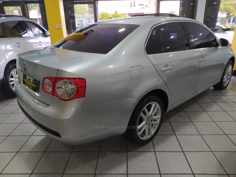 JETTA 2.5 I 20V 170CV GASOLINA 4P TIPTRONIC - 2009 - CAXIAS DO SUL