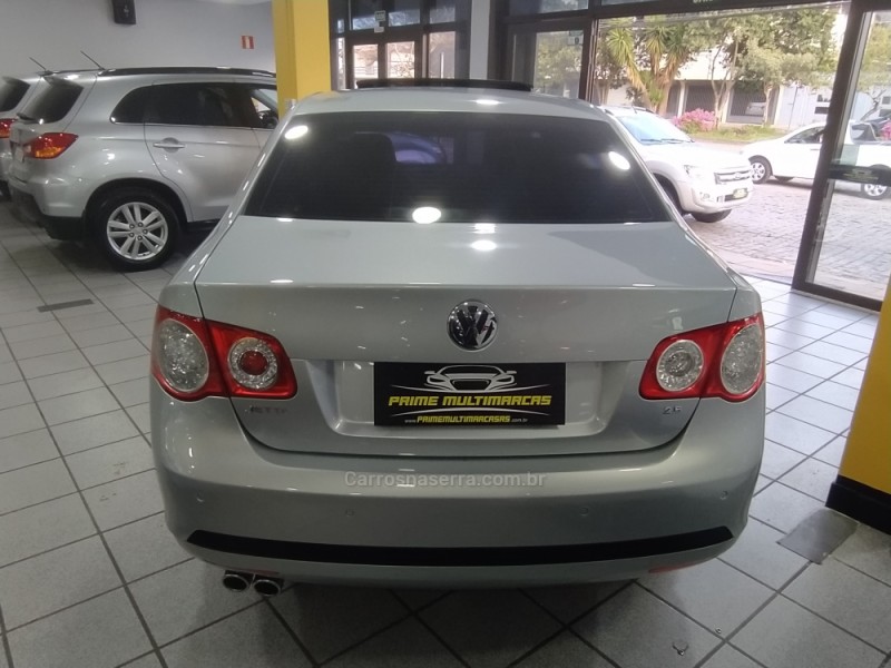 JETTA 2.5 I 20V 170CV GASOLINA 4P TIPTRONIC - 2009 - CAXIAS DO SUL