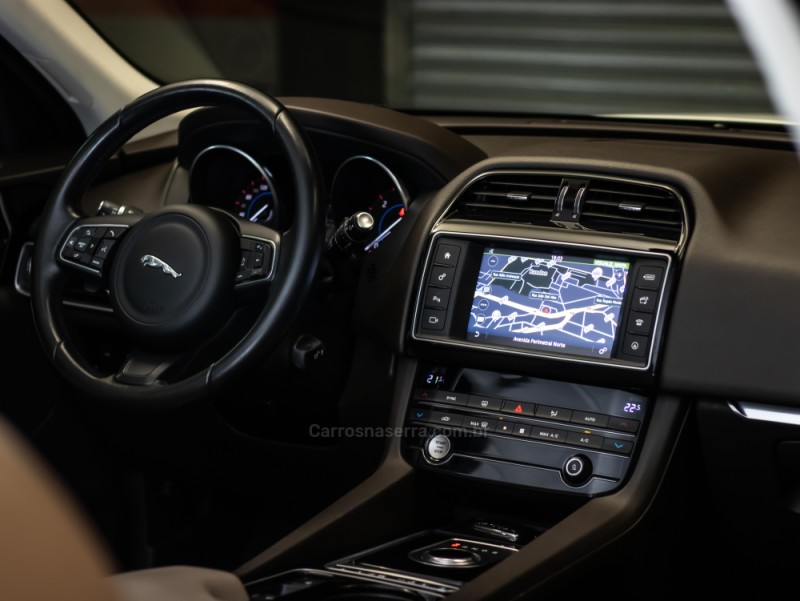 F-PACE 2.0 DIESEL PRESTIGE 180CV 4P AUTOMÁTICO - 2017 - CAXIAS DO SUL
