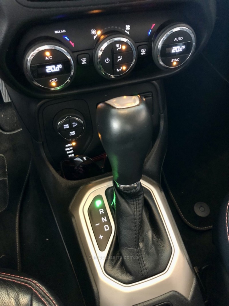 RENEGADE 2.0 16V TURBO DIESEL LONGITUDE 4P 4X4 AUTOMÁTICO - 2016 - CAXIAS DO SUL