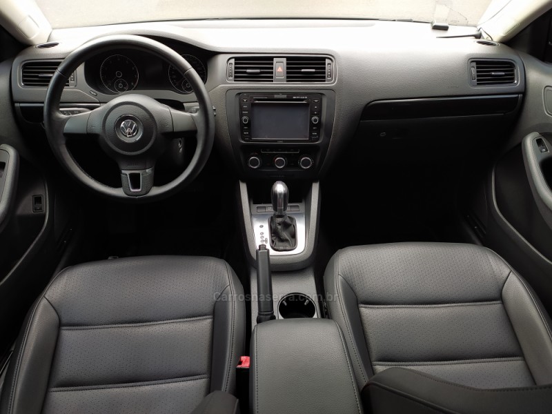 JETTA 2.0 COMFORTLINE FLEX 4P TIPTRONIC - 2013 - NOVO HAMBURGO