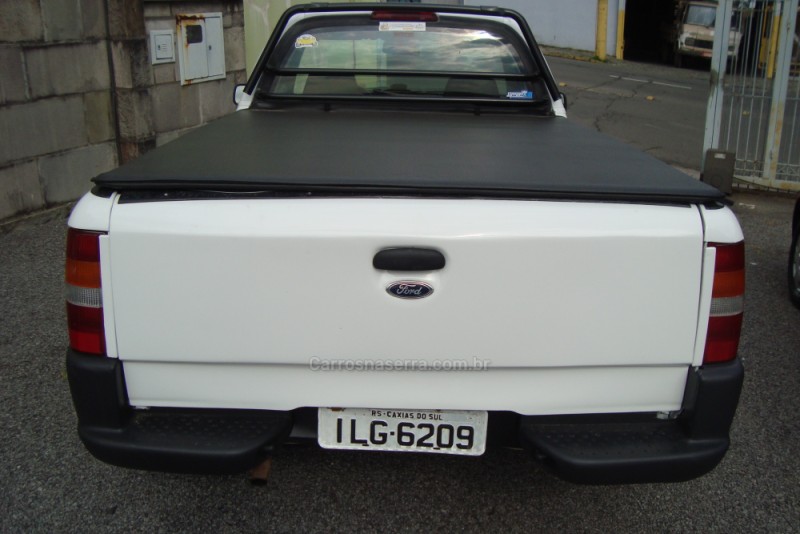 COURIER 1.6 MPI L 8V GASOLINA 2P MANUAL - 2003 - CAXIAS DO SUL