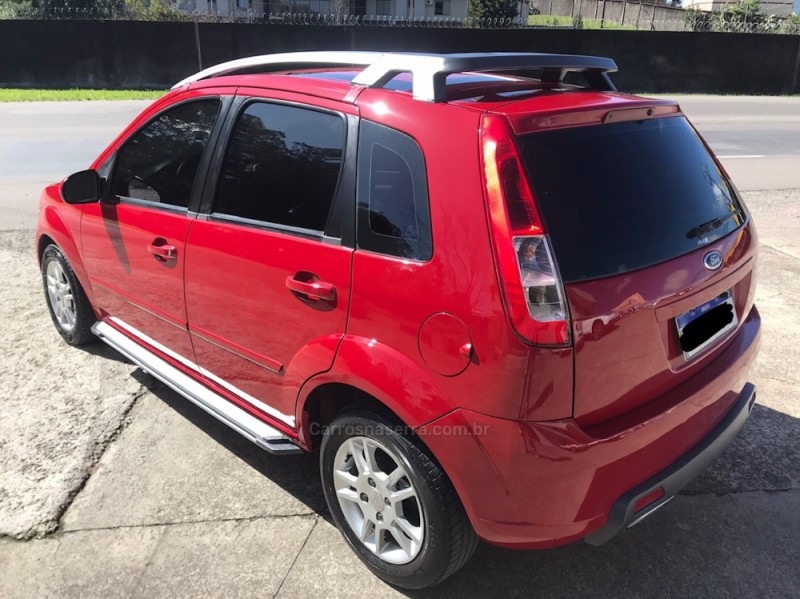FIESTA 1.0 MPI TRAIL HATCH 8V FLEX 4P MANUAL - 2010 - CAXIAS DO SUL