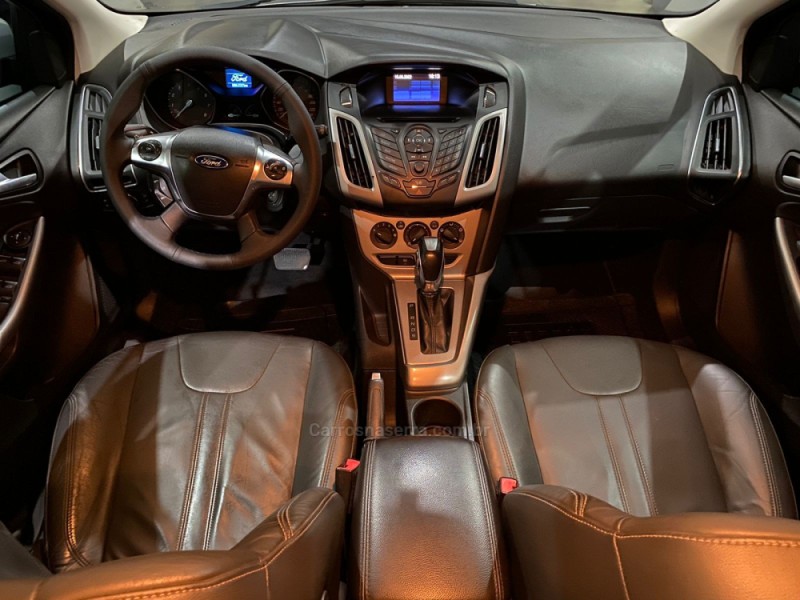 FOCUS 1.6 SE HATCH 16V FLEX 4P AUTOMÁTICO - 2014 - CAXIAS DO SUL