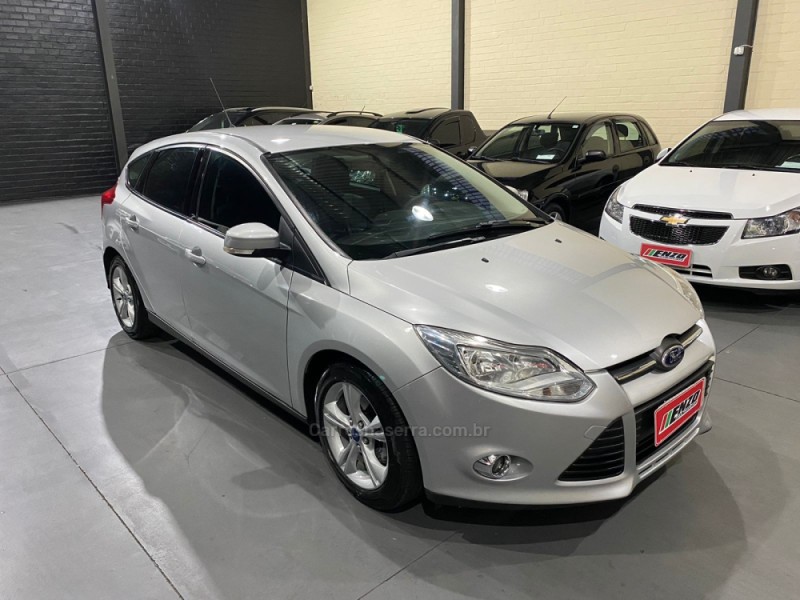 focus 1.6 se hatch 16v flex 4p automatico 2014 caxias do sul