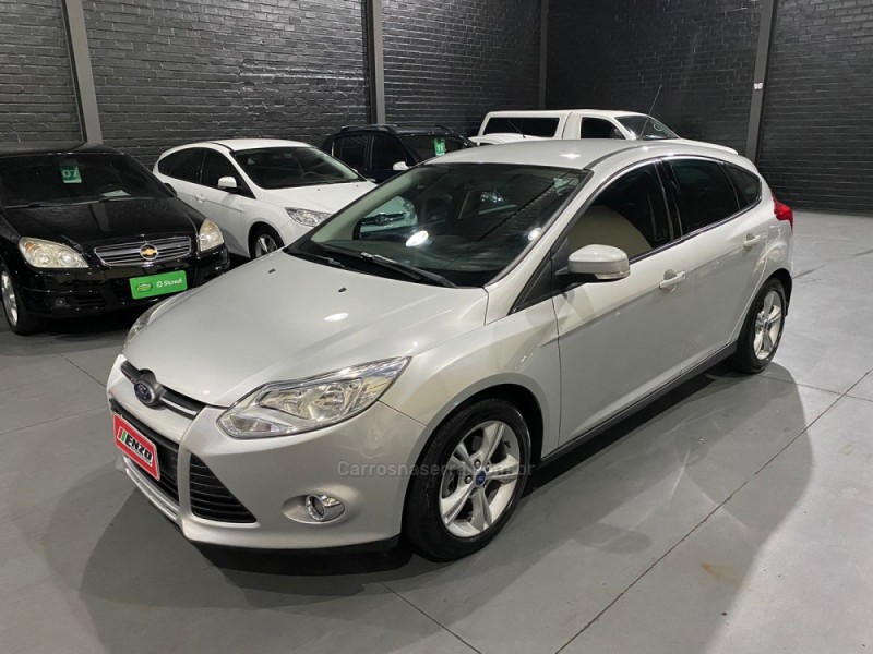 FOCUS 1.6 SE HATCH 16V FLEX 4P AUTOMÁTICO - 2014 - CAXIAS DO SUL