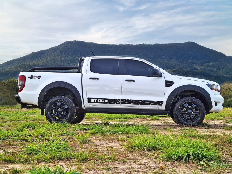 RANGER 3.2 STORM 4X4 CD 20V DIESEL 4P AUTOMÁTICO - 2021 - SAPIRANGA