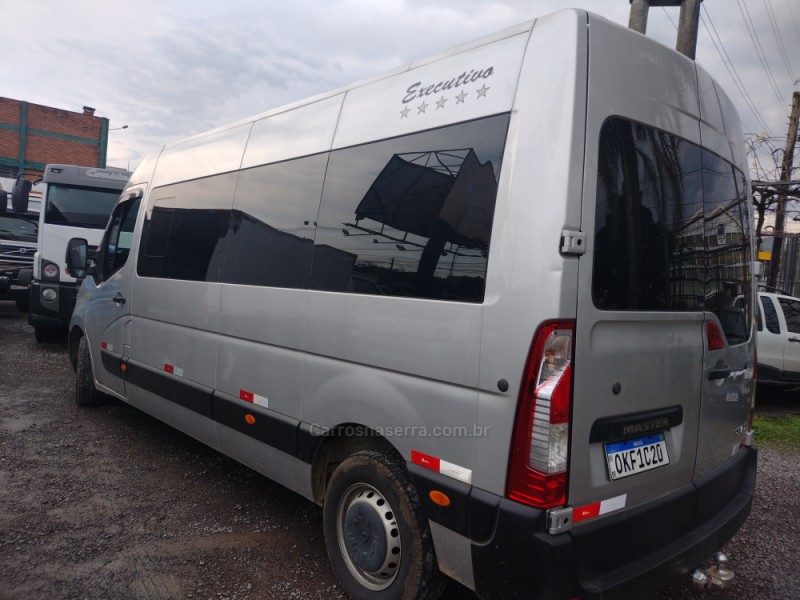 MASTER 2.3 DCI MINIBUS VIP L3H2 16 LUGARES 16V DIESEL 4P MANUAL - 2015 - CAXIAS DO SUL