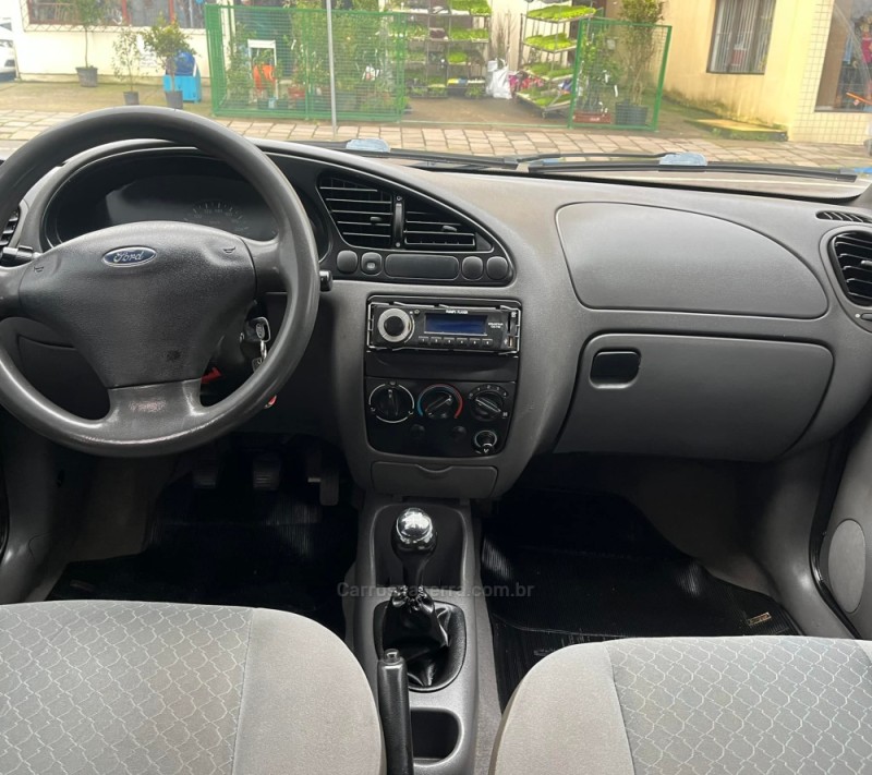 FIESTA 1.0 MPI GL CLASS 8V GASOLINA 4P MANUAL - 2000 - GARIBALDI