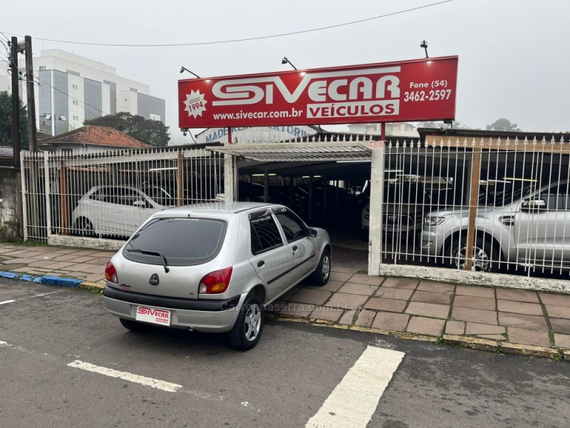 FIESTA 1.0 MPI GL CLASS 8V GASOLINA 4P MANUAL - 2000 - GARIBALDI