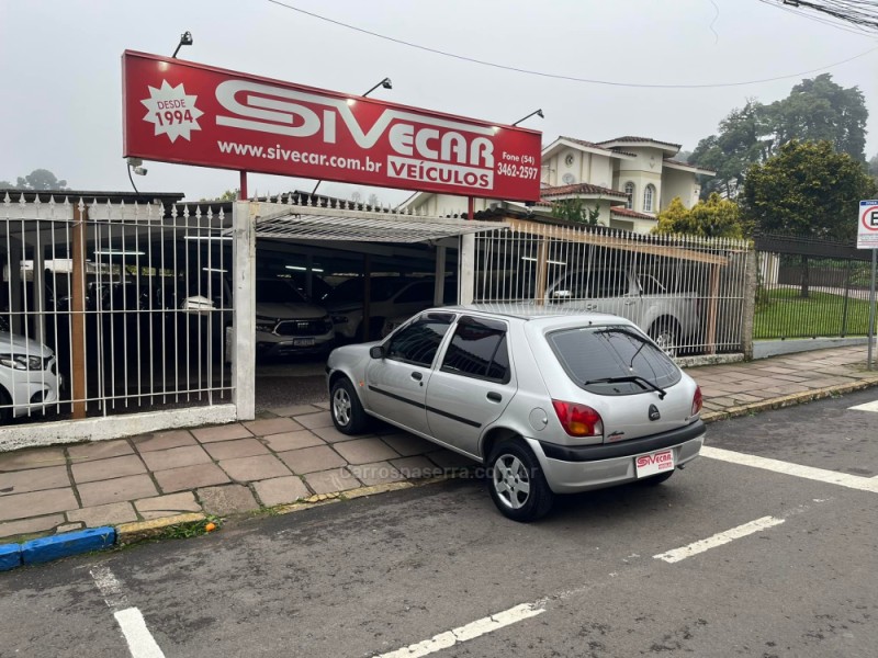 FIESTA 1.0 MPI GL CLASS 8V GASOLINA 4P MANUAL - 2000 - GARIBALDI