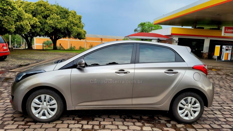 HB20 1.6 COMFORT PLUS 16V FLEX 4P AUTOMÁTICO - 2016 - IVOTI